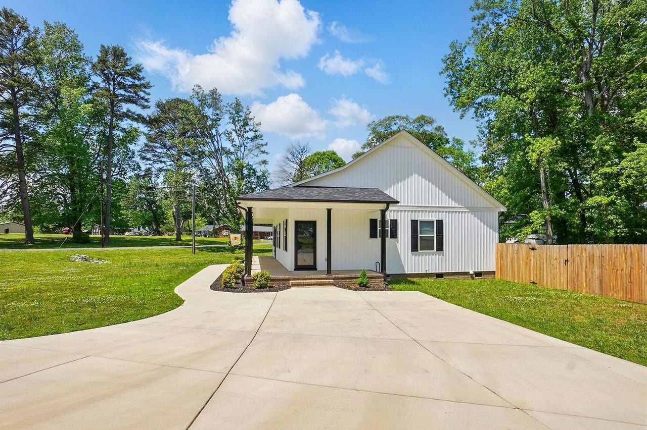 301 Tomberlin Rd - Photo 3 of 30