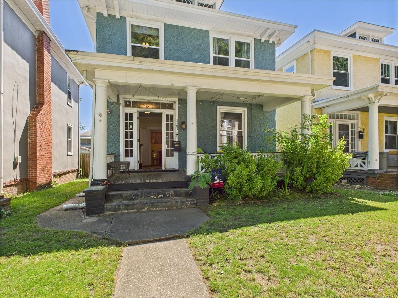 2707 Hanes Ave - Photo 2 of 40