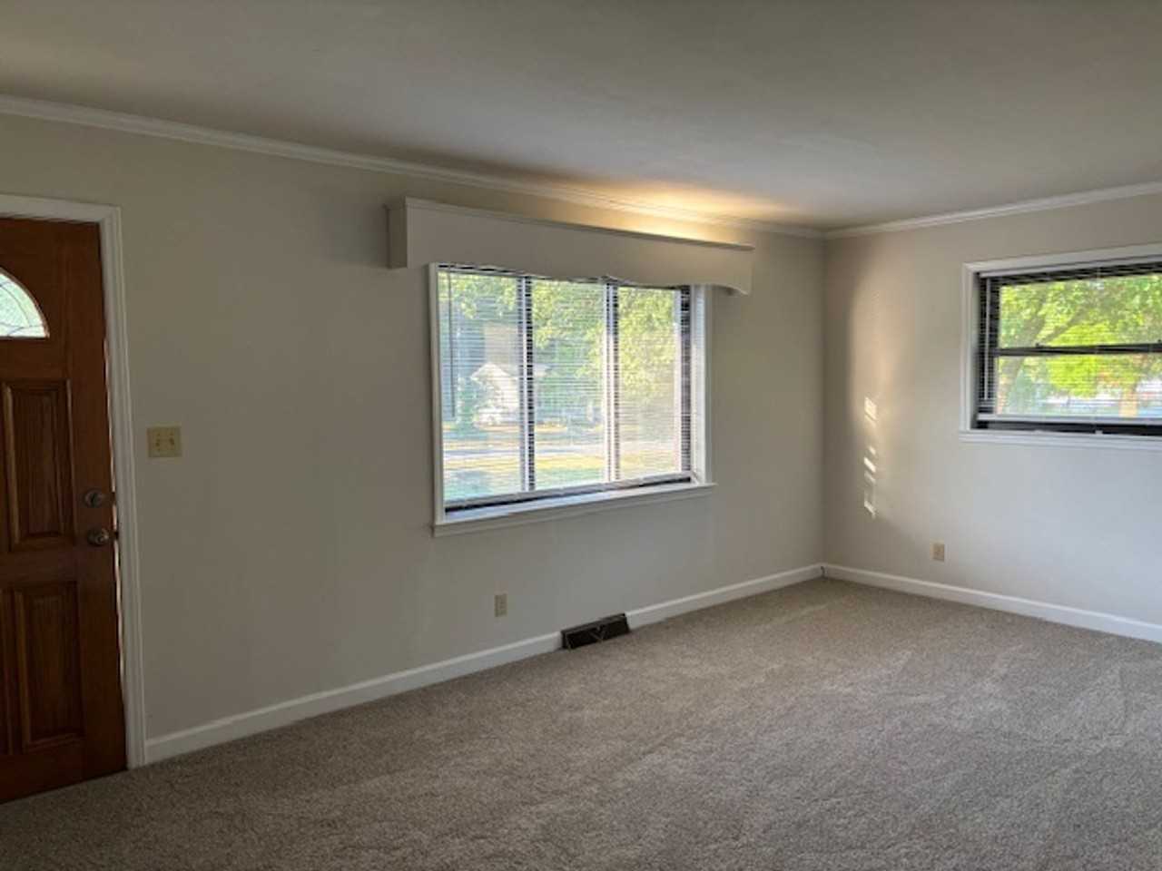 208 Easy St - Photo 2 of 11