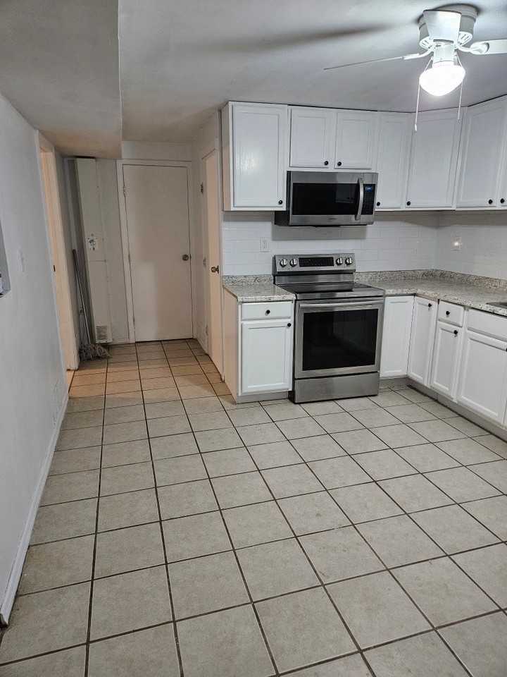 Doane Ave #1 - Photo 2 of 10