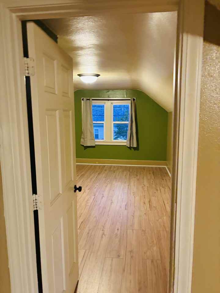 2320 71st St - Photo 2 of 6