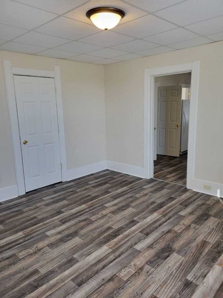 114 W Wisconsin Ave - Photo 3 of 16