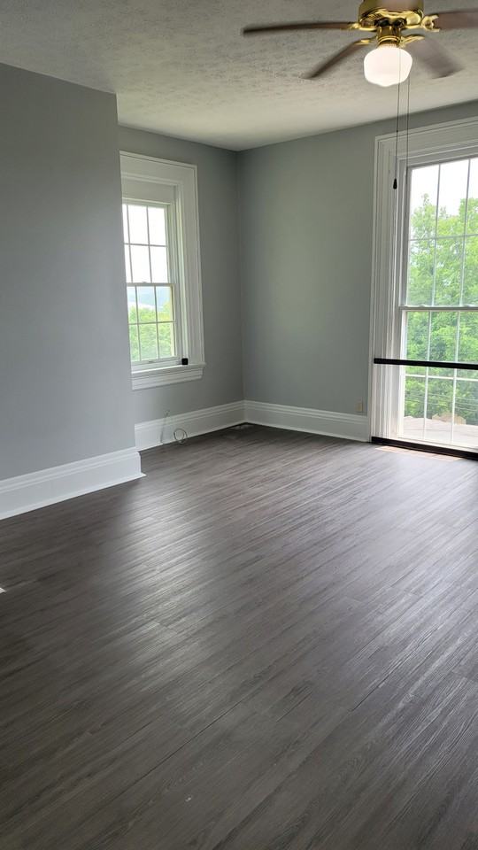 428 Sunnyside Ave #2 - Photo 3 of 20