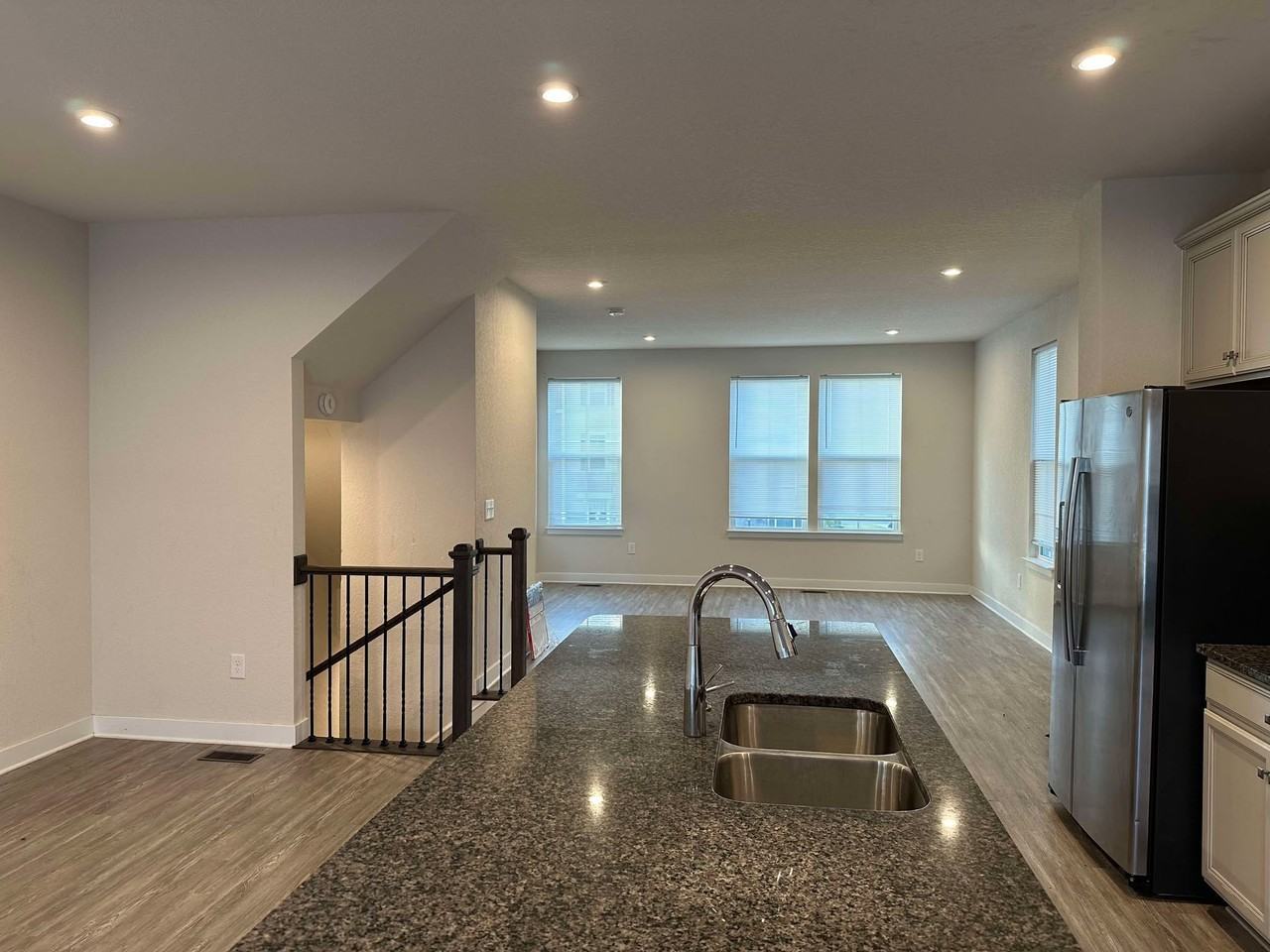 116 Spring Grove Way - Photo 3 of 9