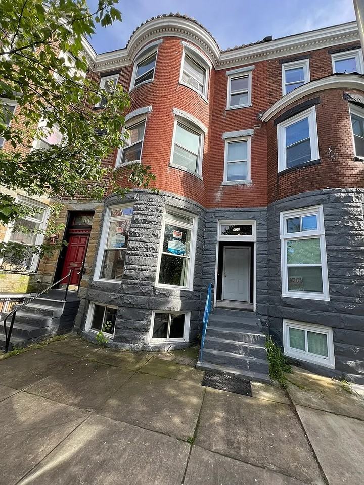 703 Newington Ave #1F - Photo 3 of 10