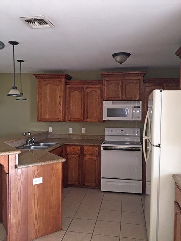 1206 W Kiwi Ave #NA - Photo 4 of 16