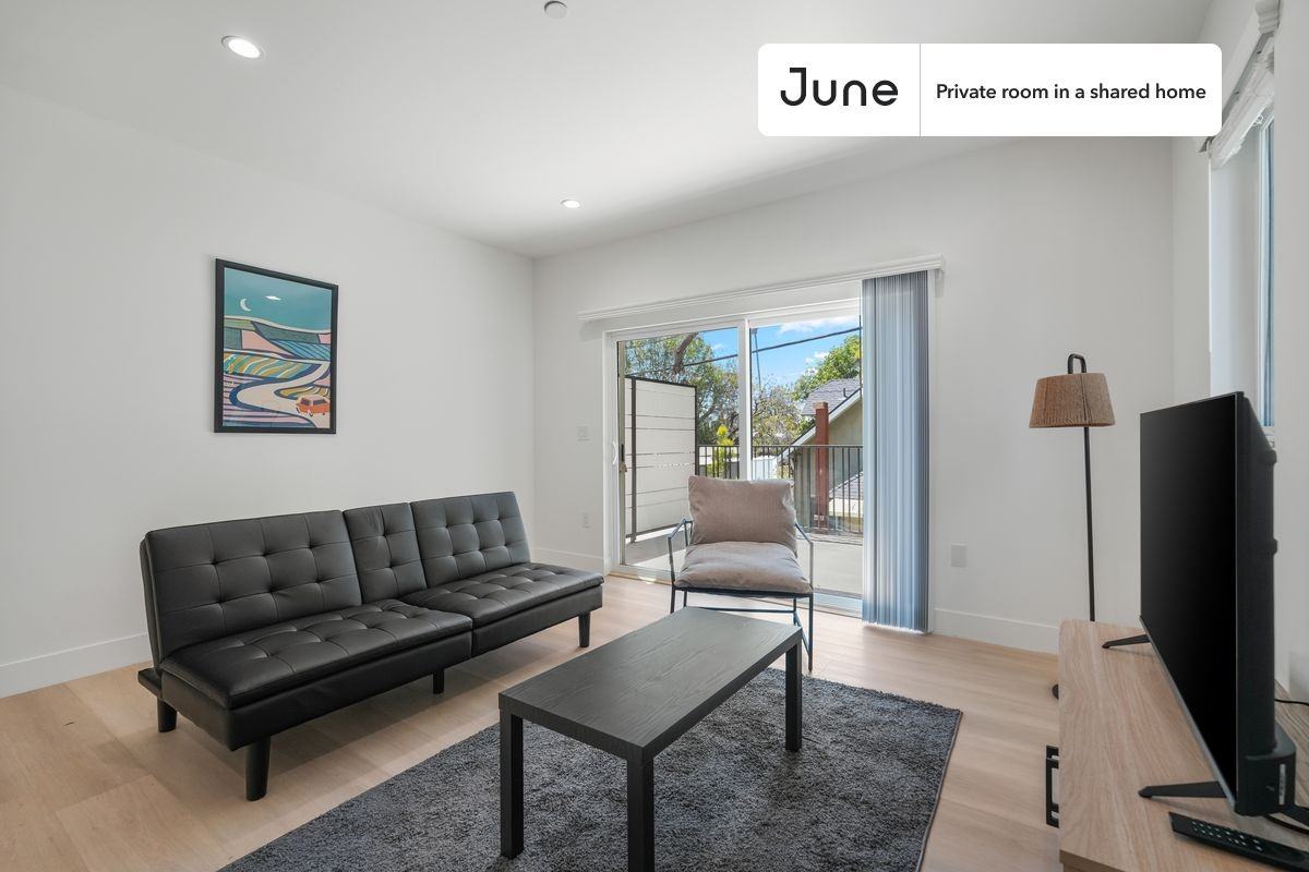 1321 North June Street #D - Photo 7 of 17