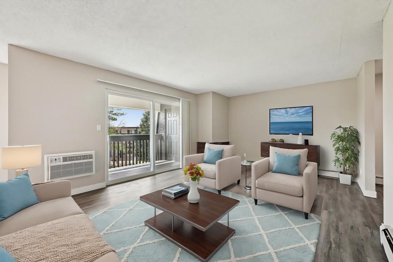 3300 Tamarac Apartments - Photo 5 of 32