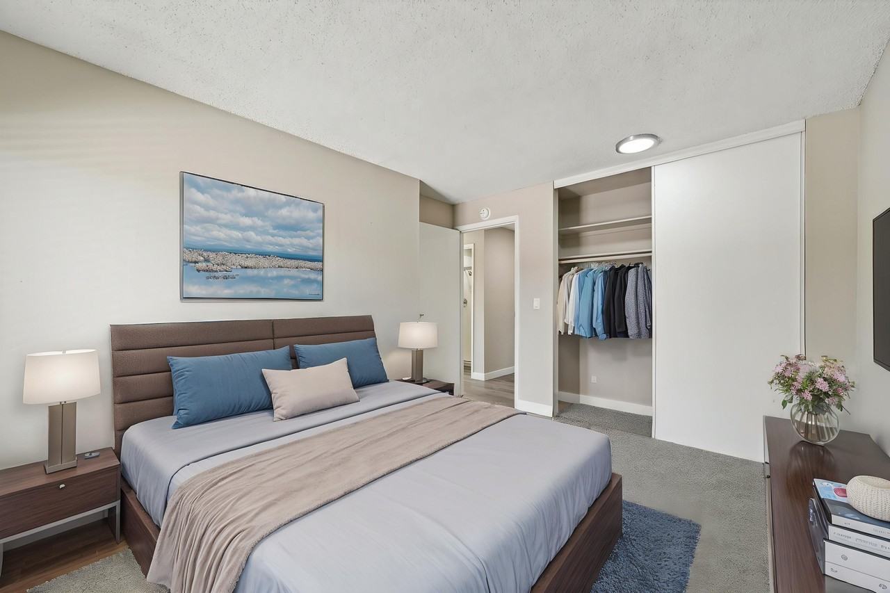 3300 Tamarac Apartments - Photo 7 of 32