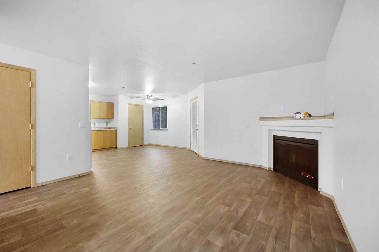 Evergreen Village Apartments - Photo 4 of 19