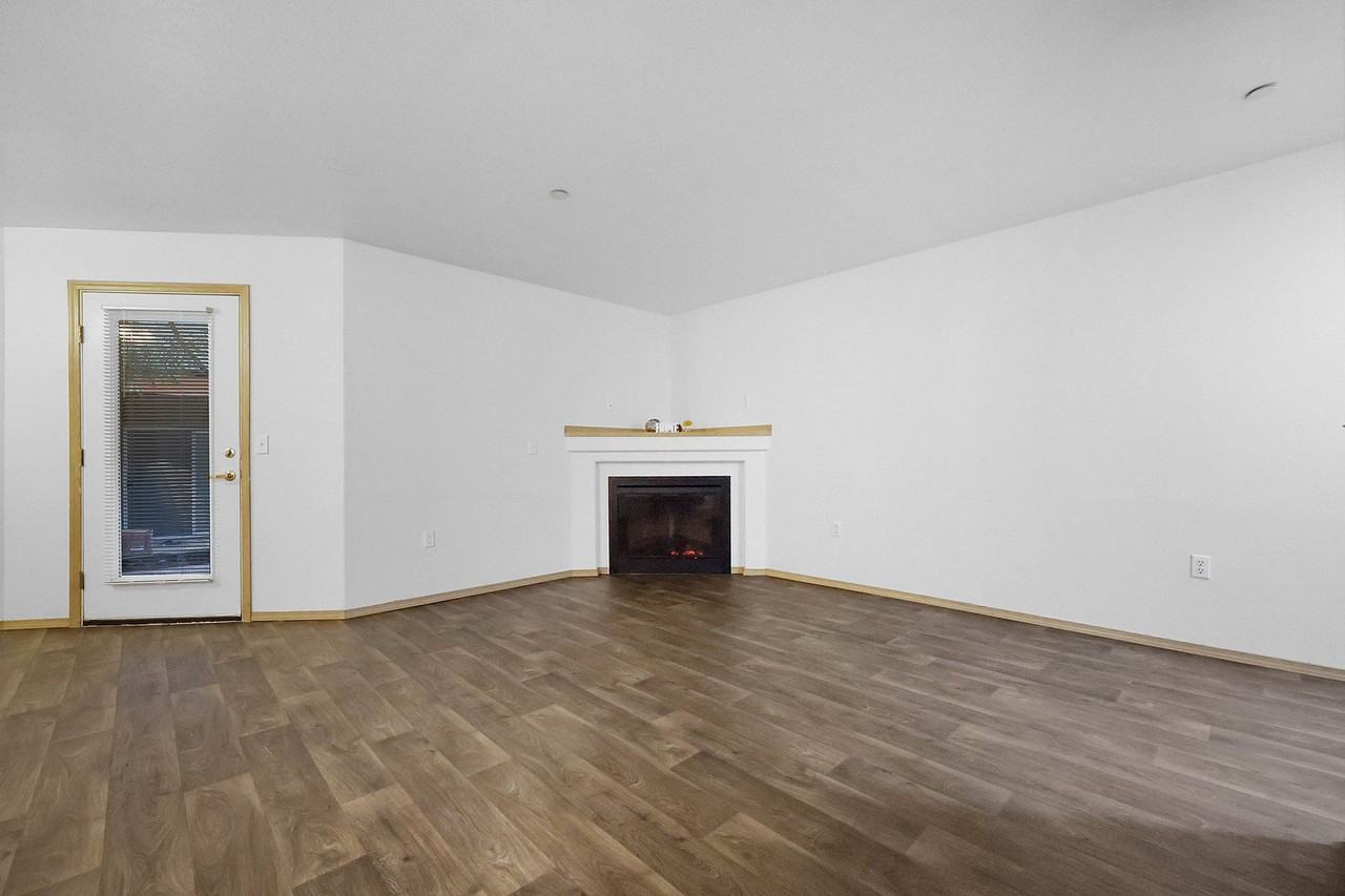 Evergreen Village Apartments - Photo 3 of 19