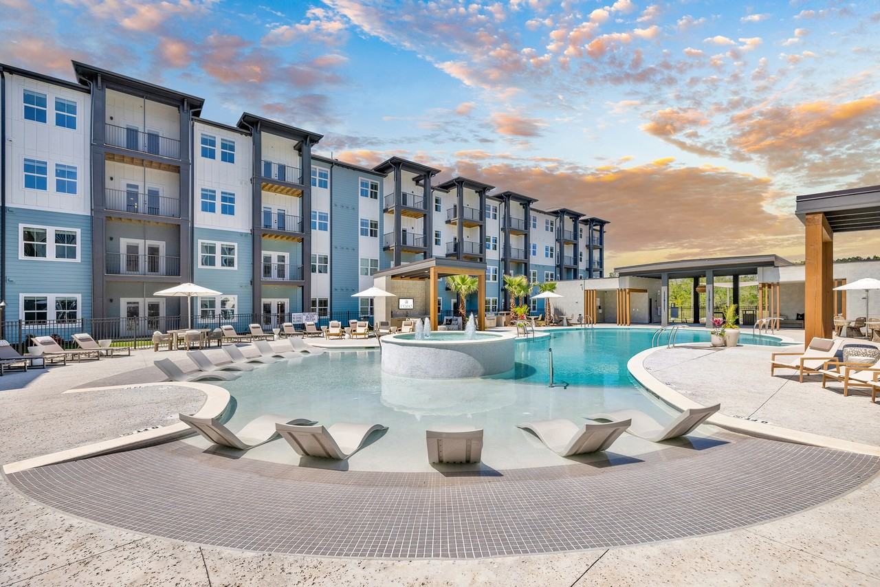 Evado - Photo 2 of 31