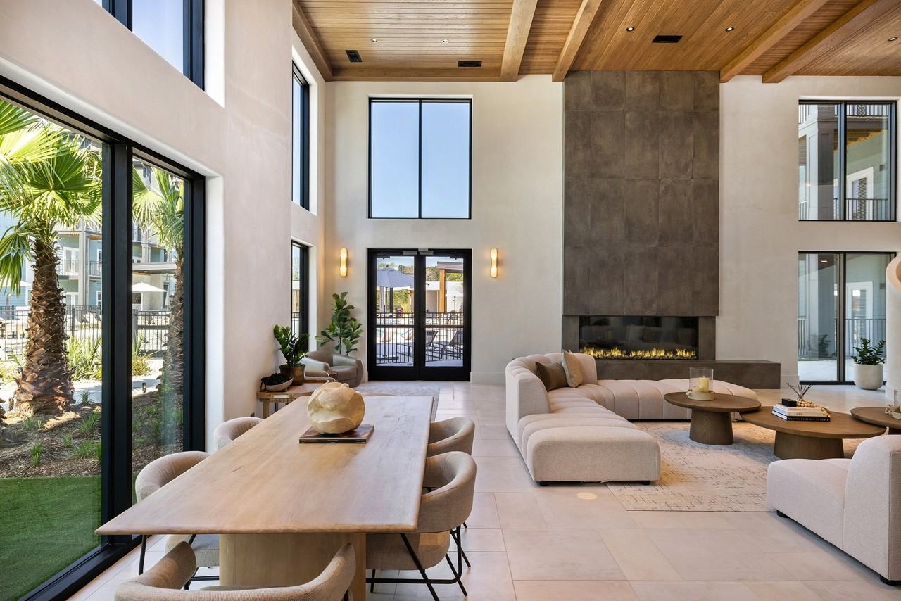 Evado - Photo 3 of 31