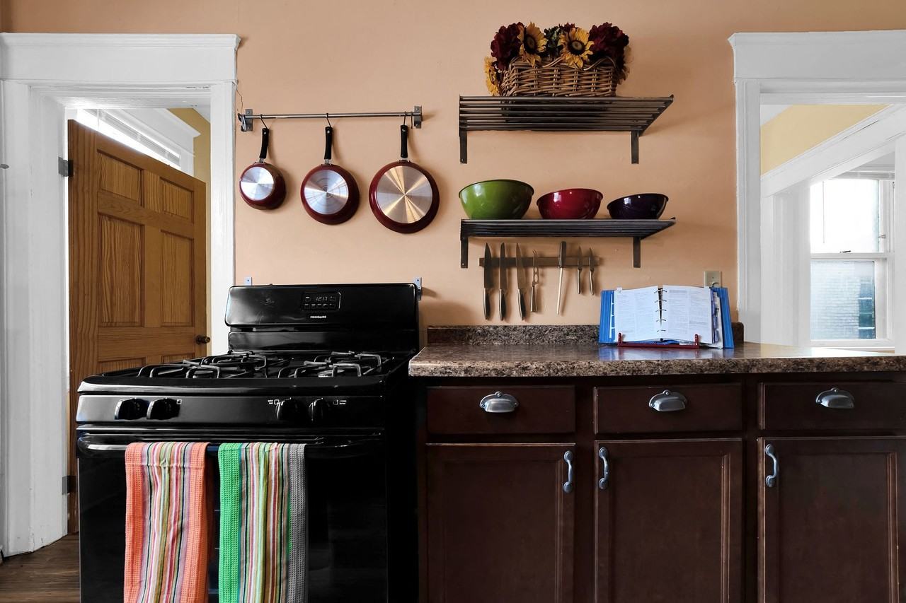 Avon Apartments - Photo 5 of 21