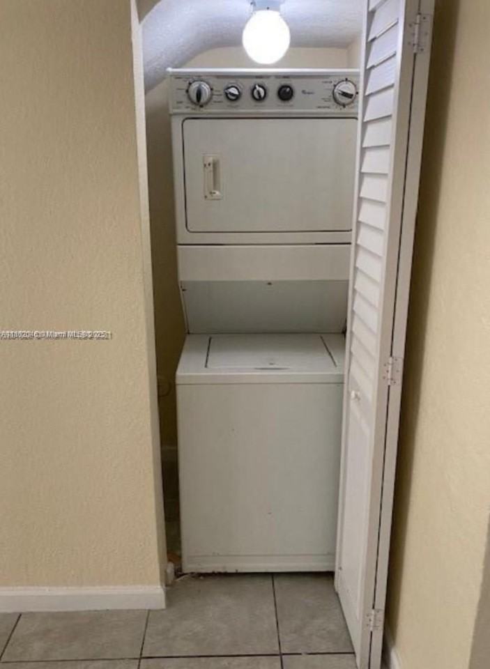 315 Northwest 84th Street #315 - Photo 4 of 7