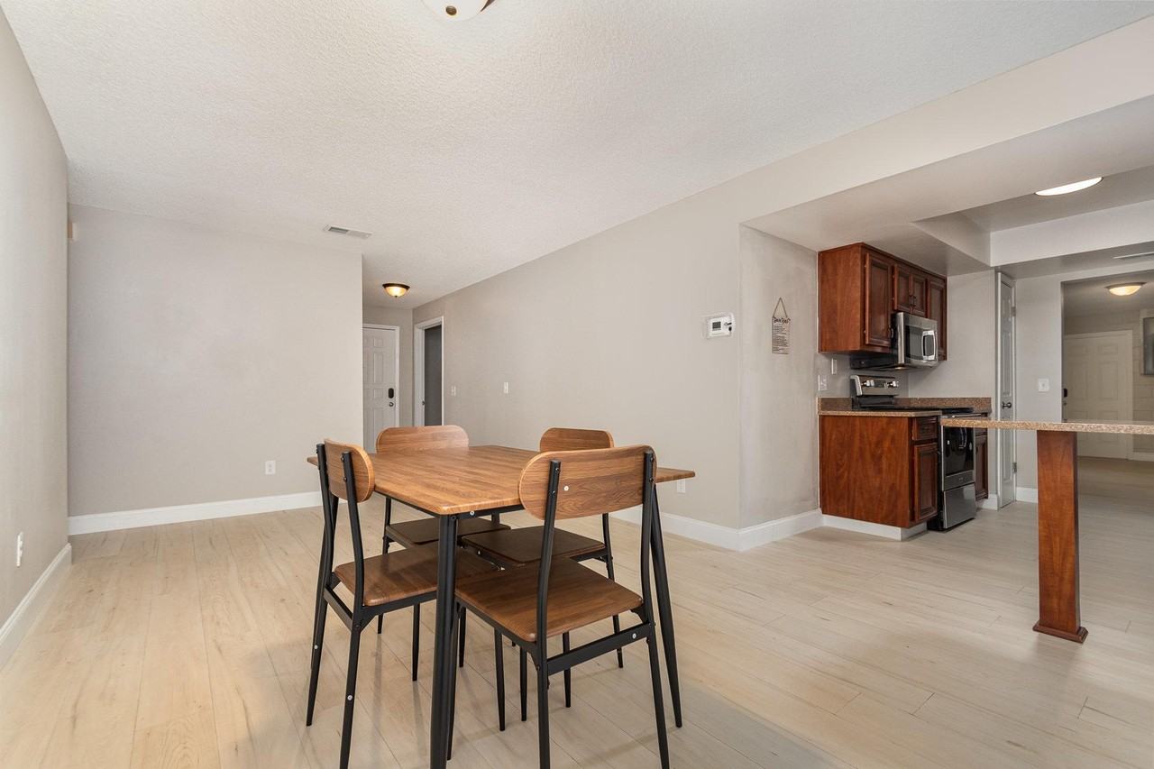 Weathersfield Ave - Photo 6 of 12