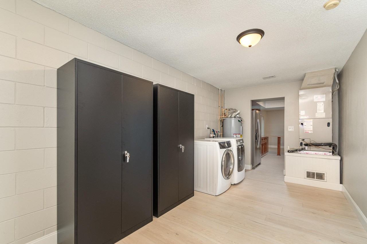 Weathersfield Ave - Photo 7 of 12