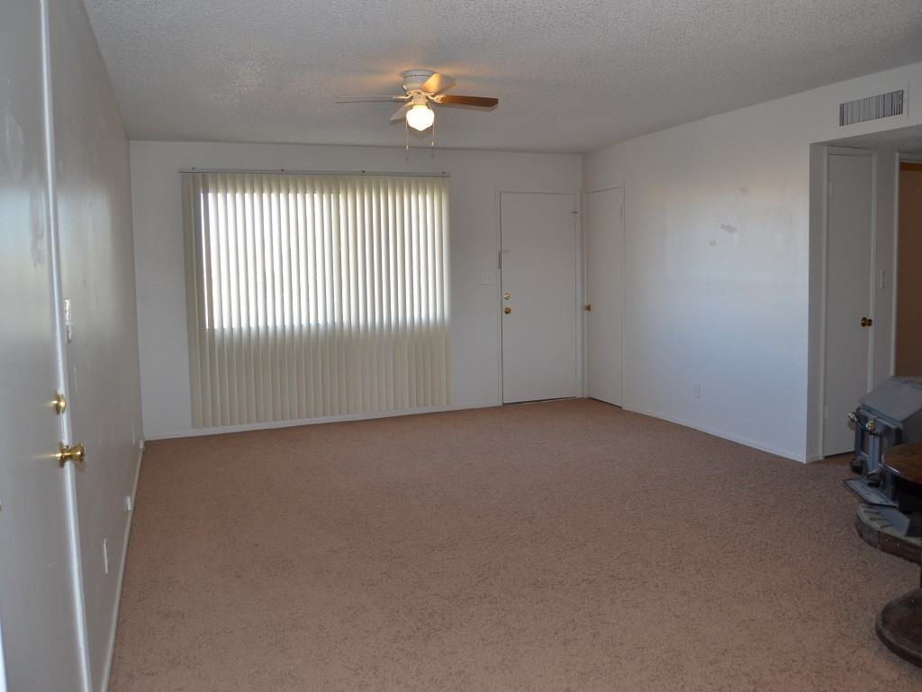 7698 Oxbow Dr - Photo 2 of 15
