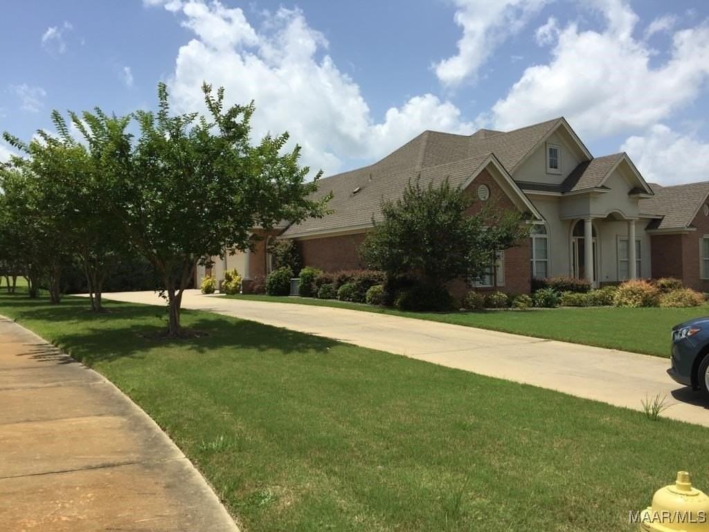 5564 Chardin Dr - Photo 3 of 16