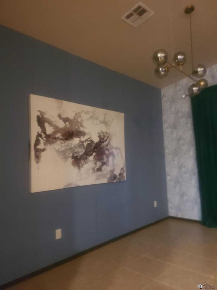 1445 E San Luis Ln - Photo 3 of 8