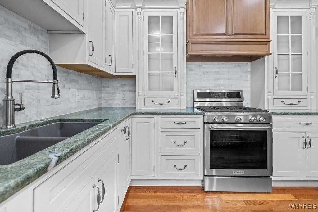 890 W Ferry St - Photo 5 of 24