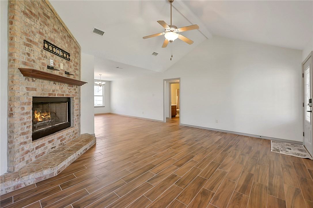 102 N Moore St - Photo 5 of 22