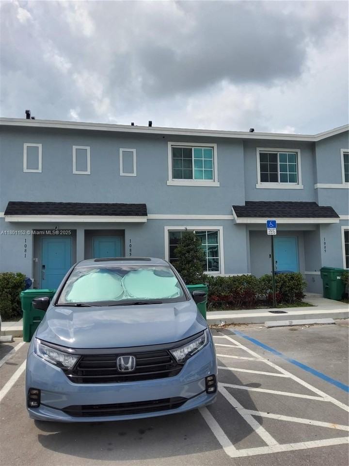 1085 Nw 4th Ter - Photo 2 of 25