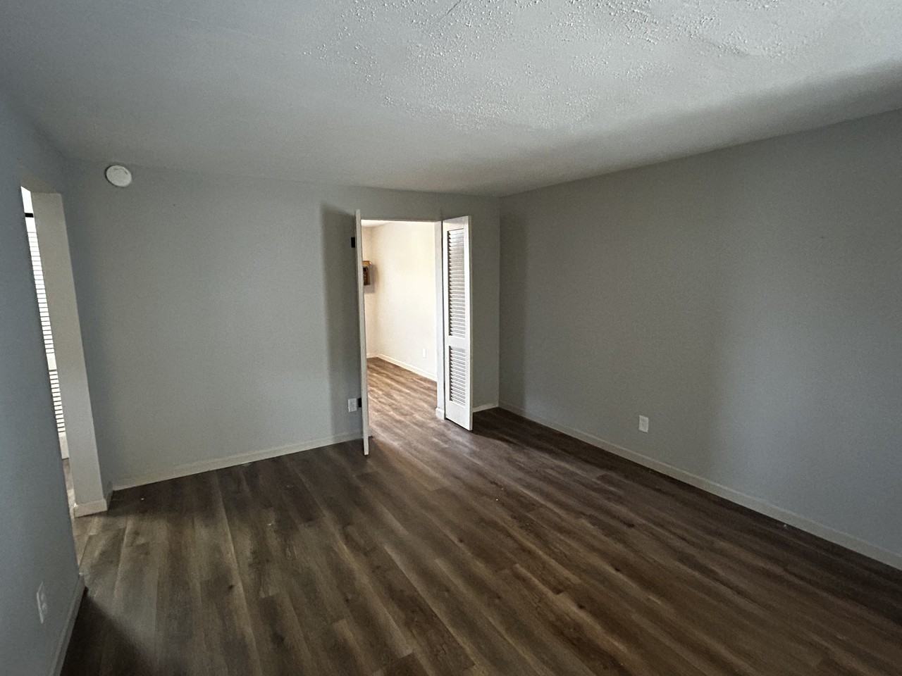 2613 West Wardcliffe Drive #C - Photo 2 of 10