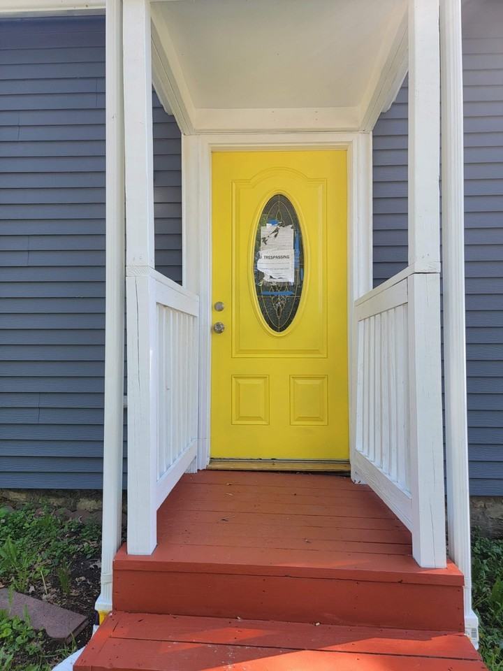 721 Spruce St - Photo 2 of 25