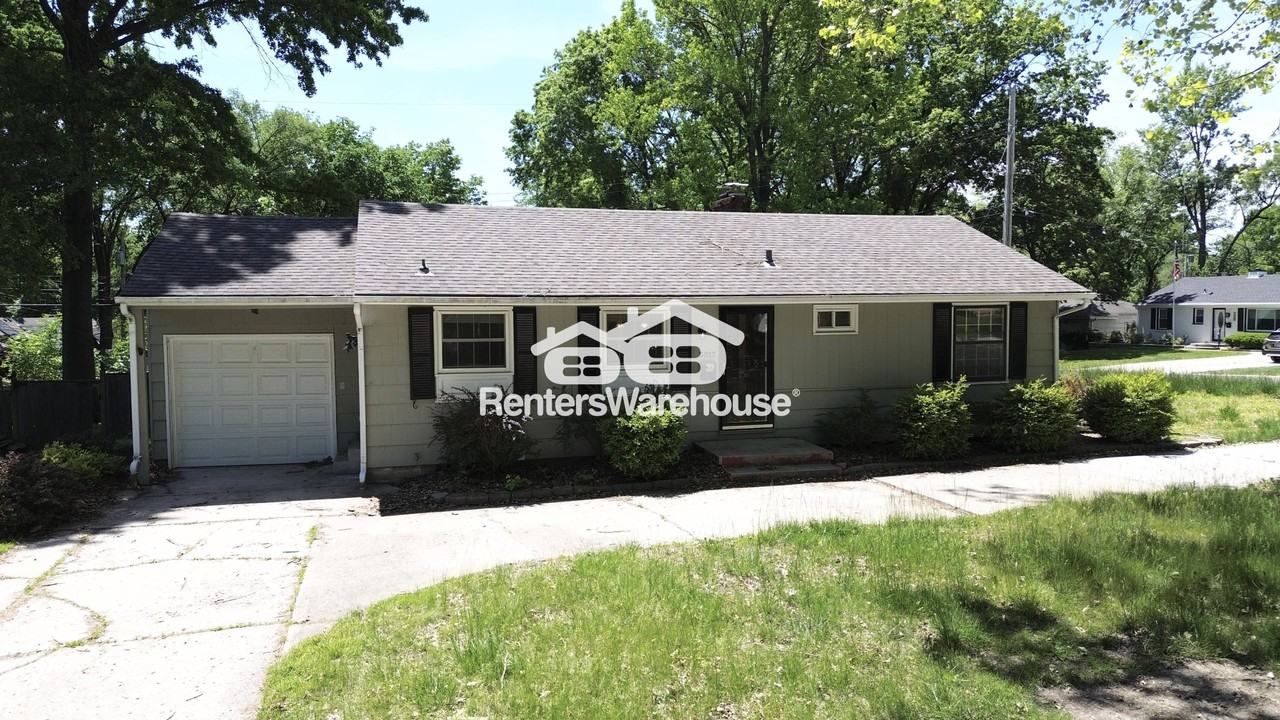 5317 W 73rd St - Photo 2 of 26