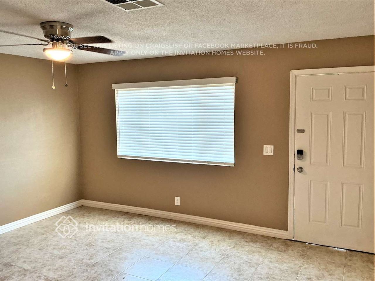 1653 W Belfast St - Photo 3 of 18