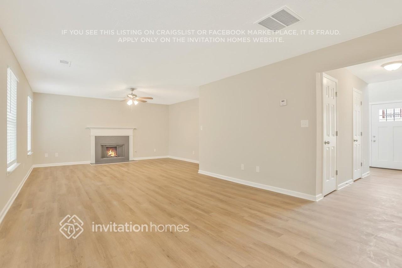 2736 Live Oak Trl - Photo 2 of 11