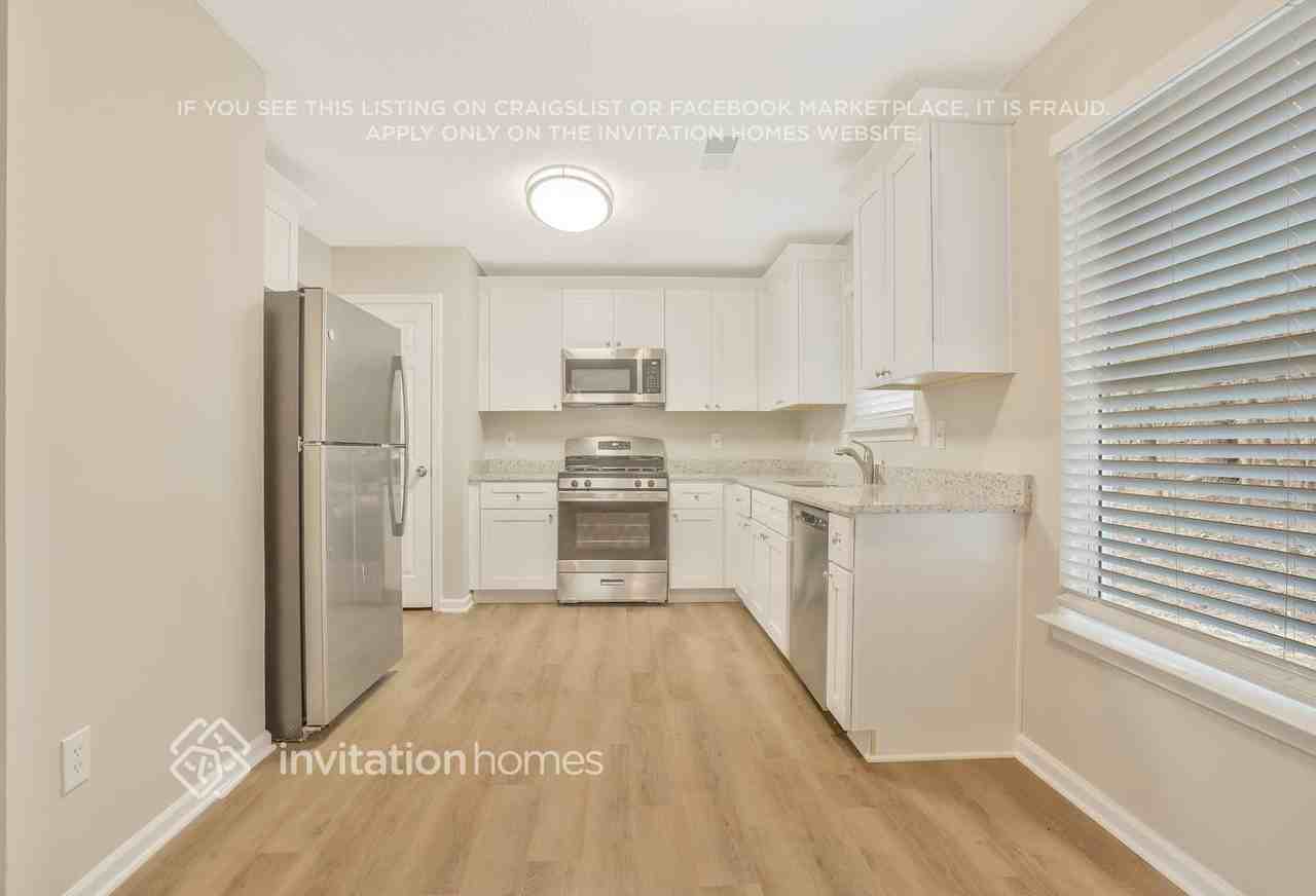 2736 Live Oak Trl - Photo 3 of 11