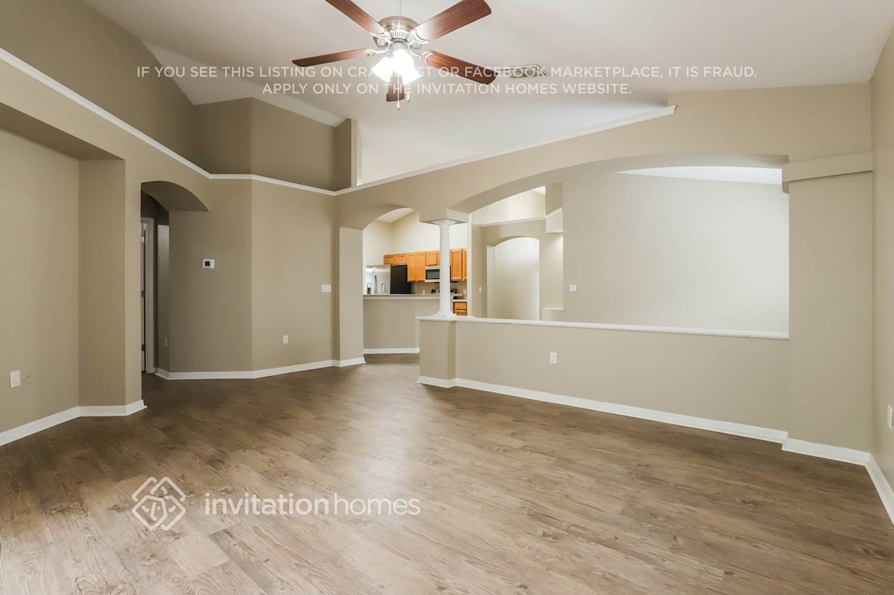 2502 Clareside Dr - Photo 5 of 17