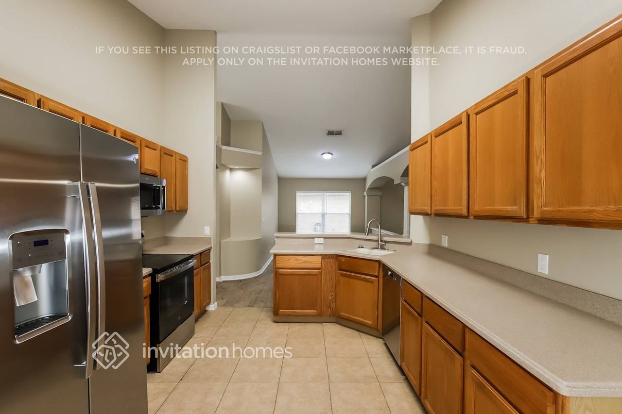 2502 Clareside Dr - Photo 7 of 17