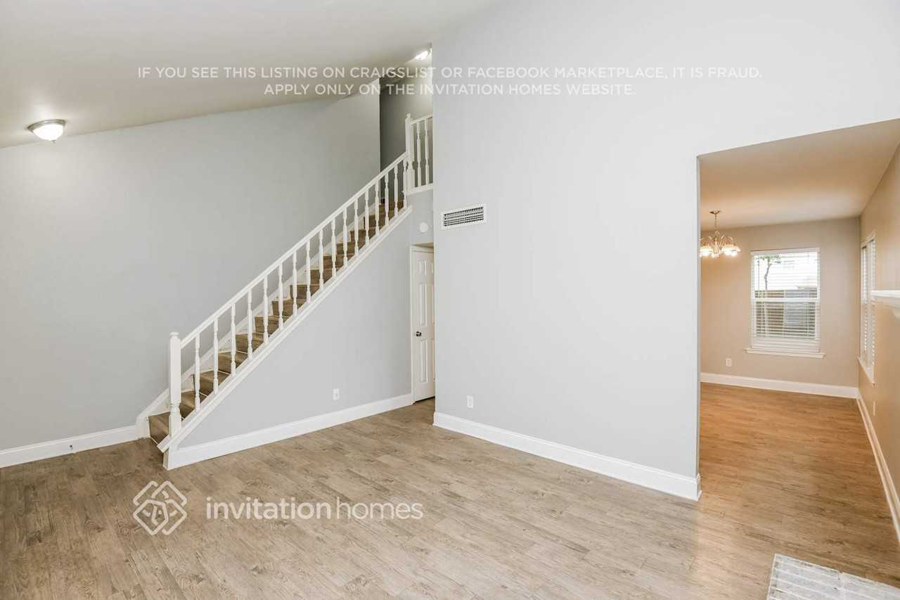 3611 Spring Meadow Ln - Photo 5 of 18