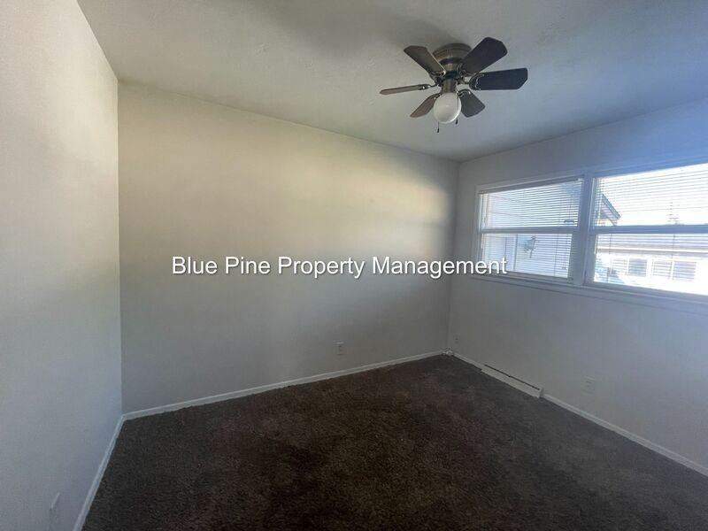 960 Homer Ave - Photo 6 of 17