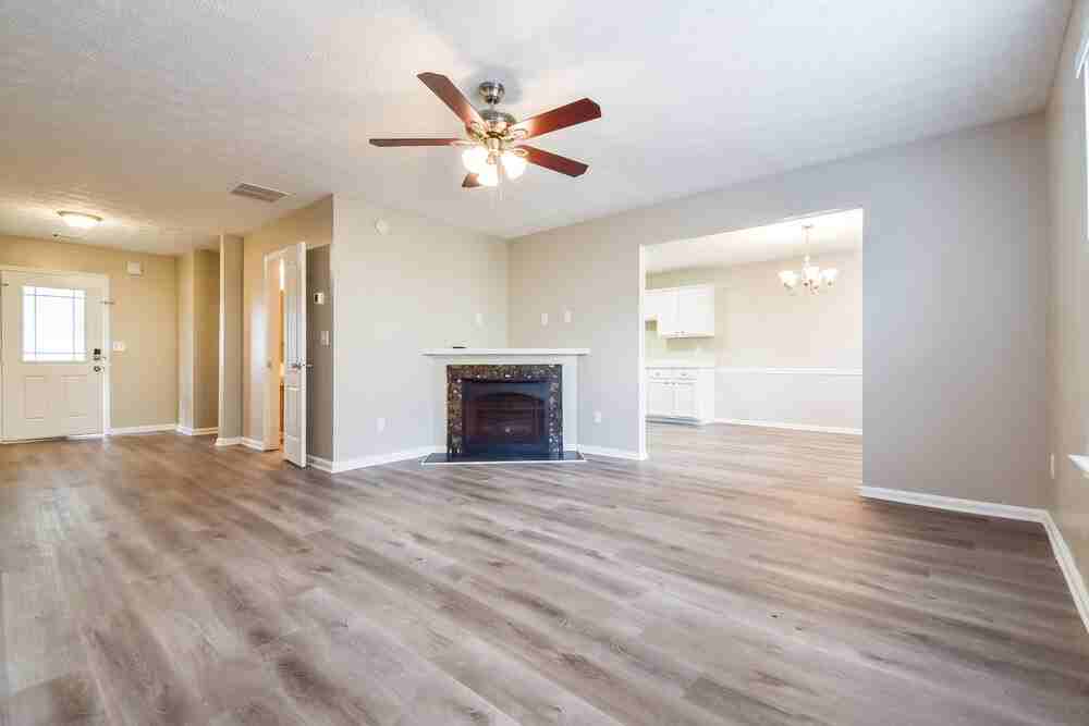 1444 Arbor Place Dr - Photo 4 of 17