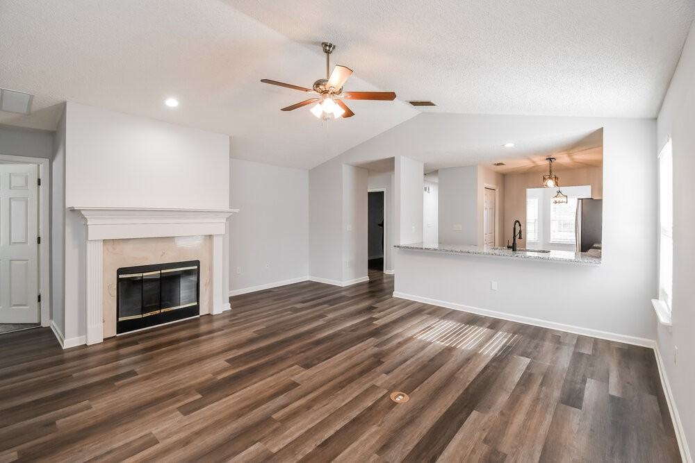 8030 Welbeck Ln - Photo 4 of 16