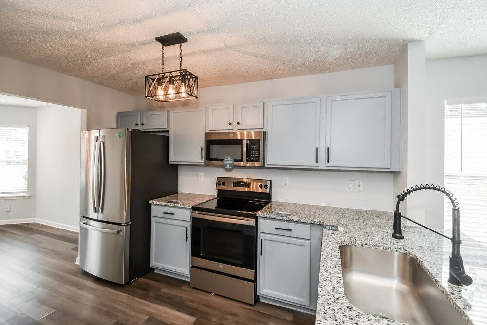 8030 Welbeck Ln - Photo 7 of 16