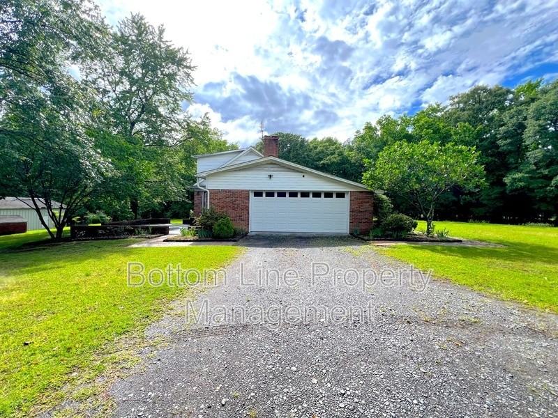 186 Niven Rd - Photo 3 of 39