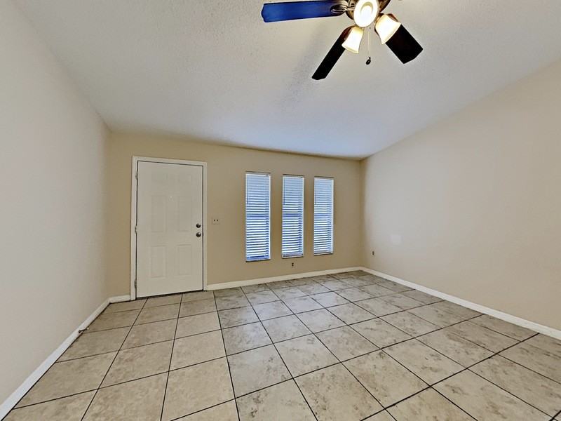 32827 Blossom Ln - Photo 2 of 10