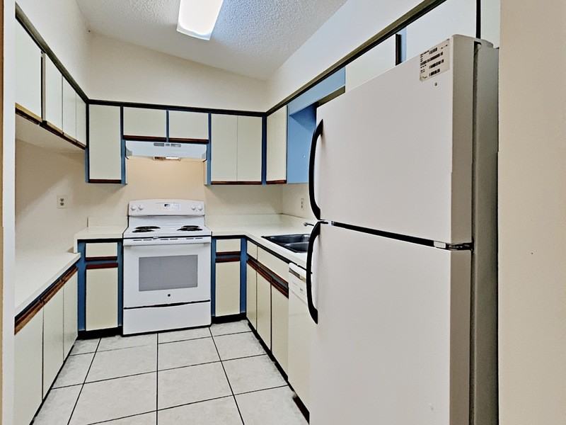 32827 Blossom Ln - Photo 6 of 10