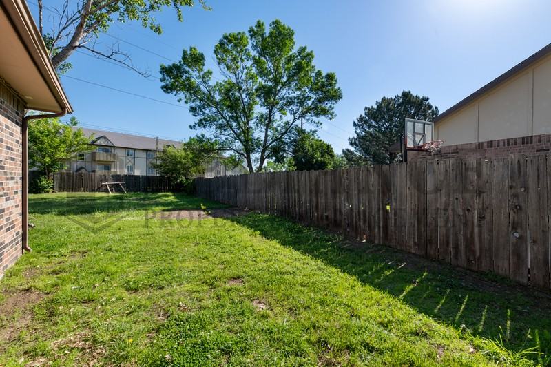 6906 W Oneil St - Photo 3 of 28