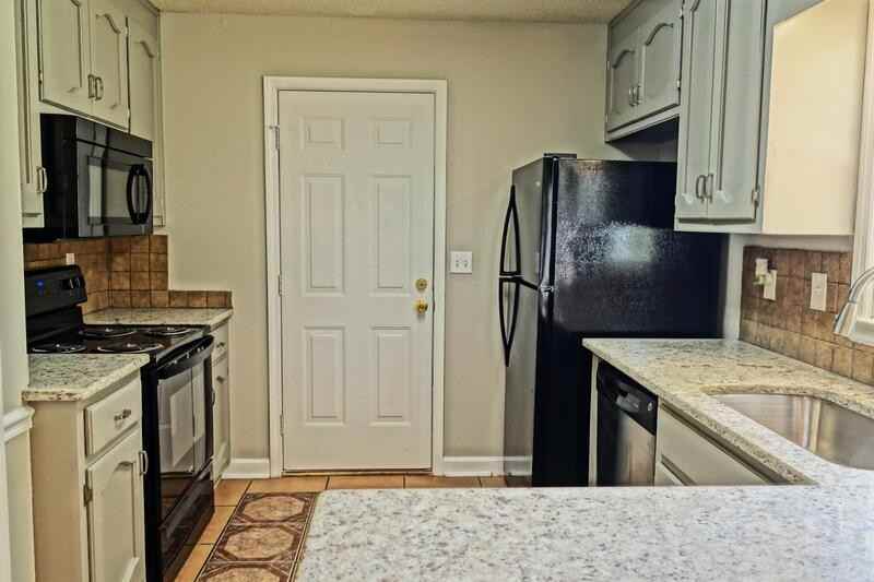 242 Saddle Rock Ct - Photo 5 of 26