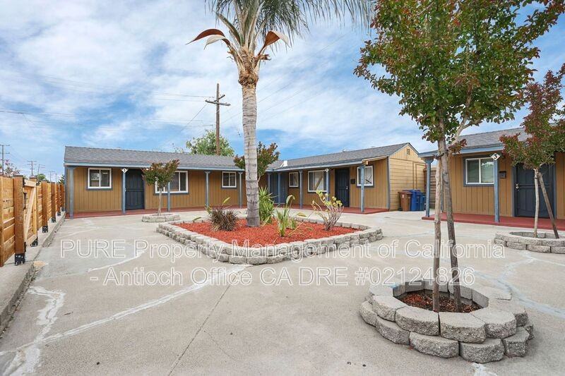 312 W Tregallas Rd #1 - Photo 3 of 18