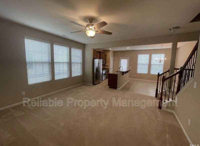 1015 Grand Ridge Dr - Photo 5 of 16