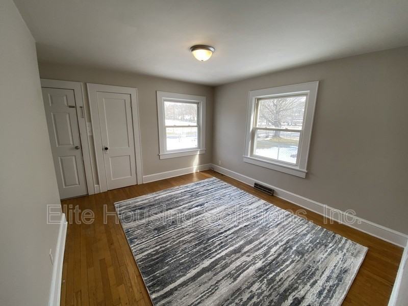 655 Fisher Rd - Photo 2 of 13