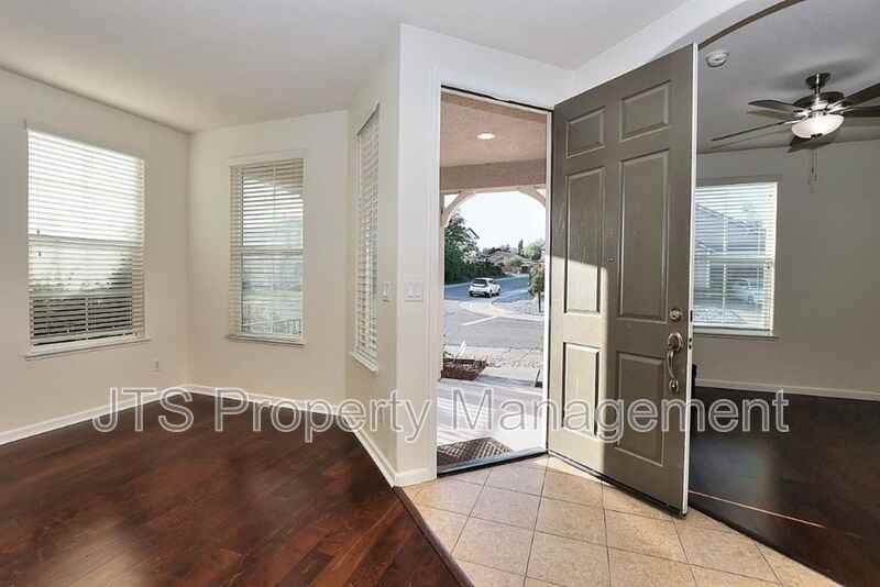 5441 Mossy Stone Way - Photo 5 of 50