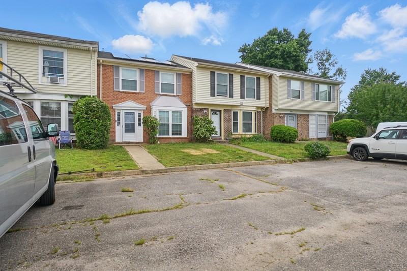 909 Westwind Pl - Photo 3 of 26